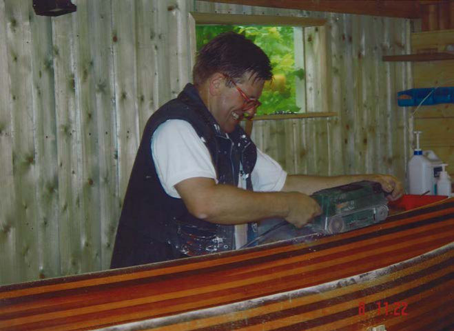 Bild 13: Schleifen der Kanten